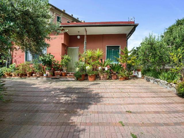 Villa Indipendente in vendita a San Michele di Pagana, Rapallo