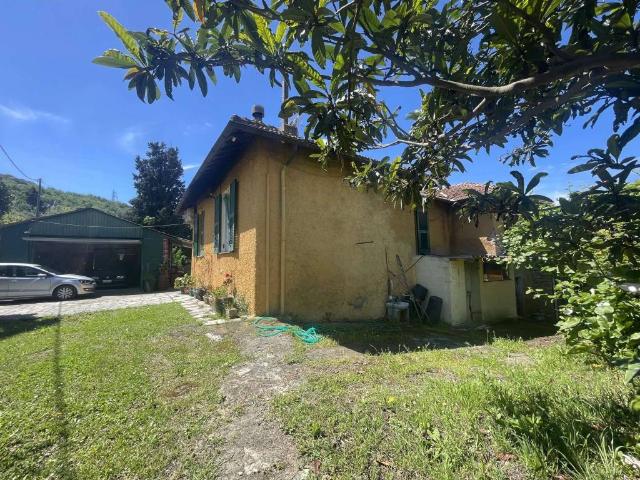 Villa Indipendente in vendita a San Michele di Pagana, Rapallo