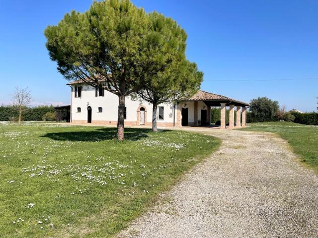 Villa Indipendente in vendita a Unione di Comuni della Romagna Forlivese, Ravenna