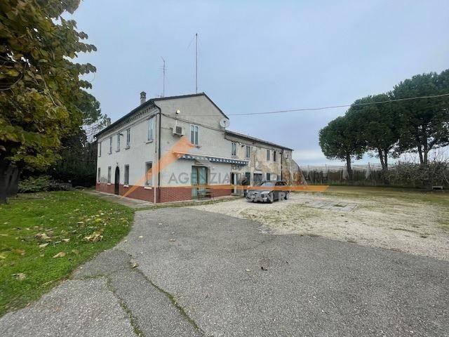 Villa Indipendente in vendita a Unione dei comuni della Bassa Romagna, Bagnacavallo