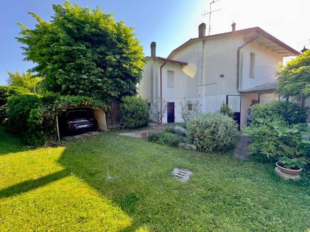 Villa Indipendente in vendita a Ravenna, Reggio Emilia