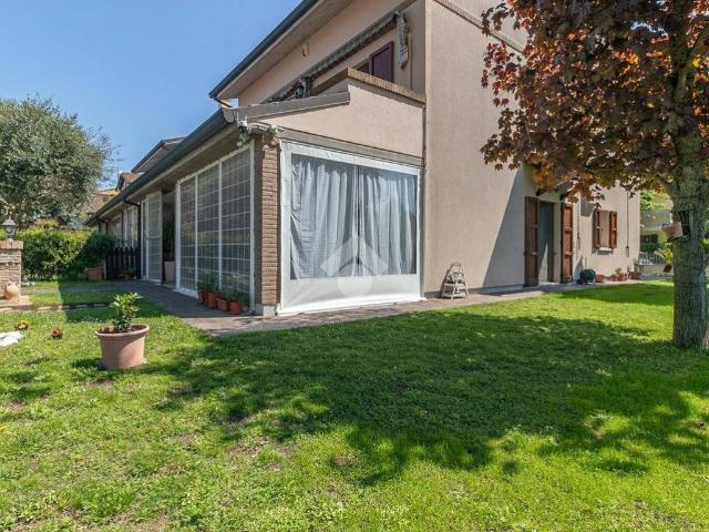 Villa Indipendente in vendita a Ravenna, Reggio Emilia
