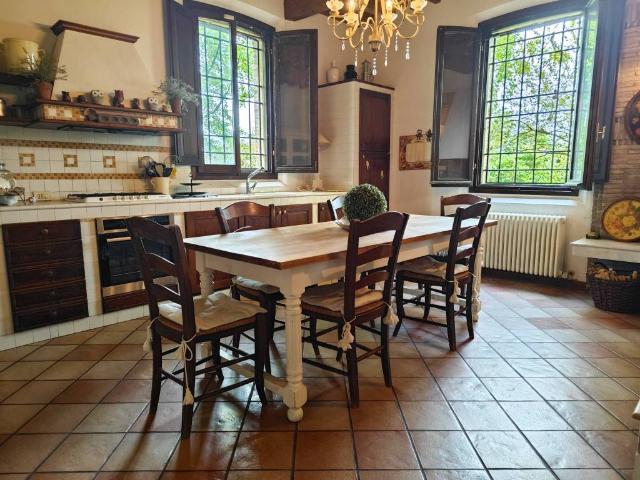 Villa Indipendente in vendita a Ravenna, Reggio Emilia