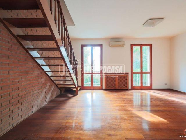 Villa Indipendente in vendita a Ravenna, Reggio Emilia