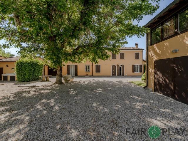 Villa Indipendente in vendita a Ravenna, Reggio Emilia
