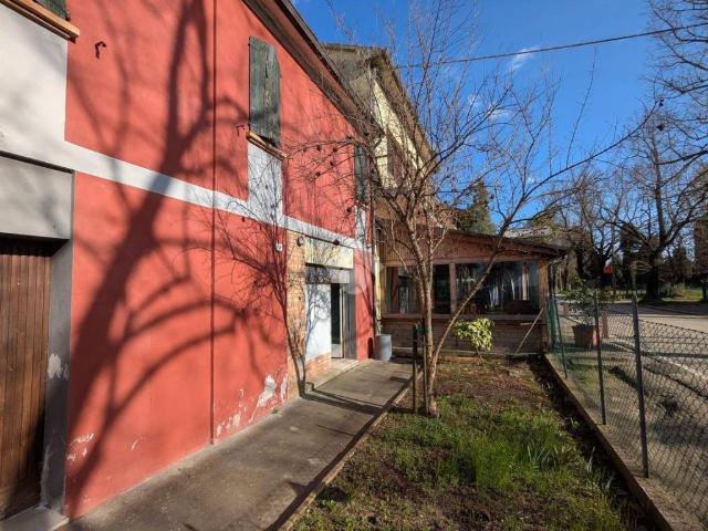 Villa Indipendente in vendita a Ravenna, Reggio Emilia