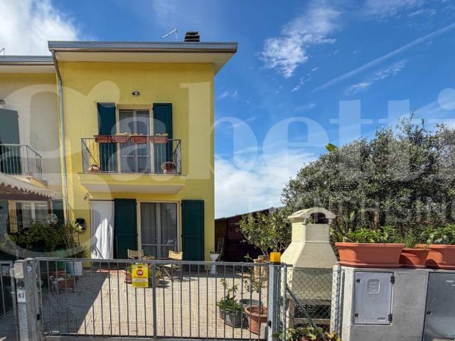 Villa Indipendente in vendita a Ravenna, Reggio Emilia