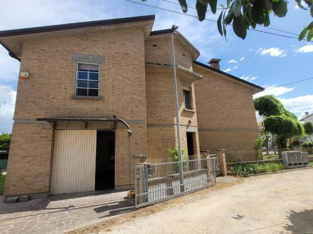 Villa Indipendente in vendita a Ravenna, Reggio Emilia