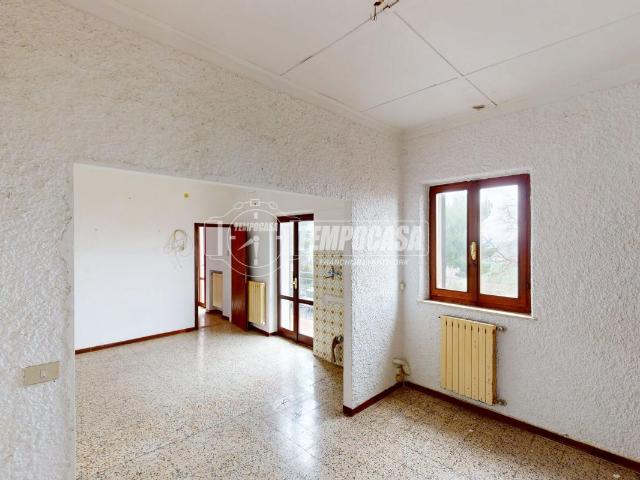 Villa Indipendente in vendita a Castelnuovo, Marche