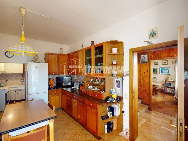 Villa Indipendente in vendita a Castelnuovo, Marche