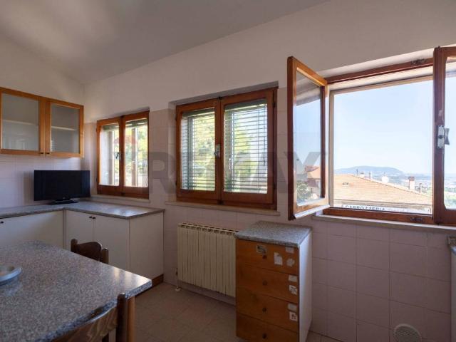 Villa Indipendente in vendita a Porta Cerasa, Marche