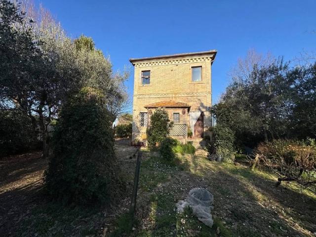 Villa Indipendente in vendita a Addolorata, Marche