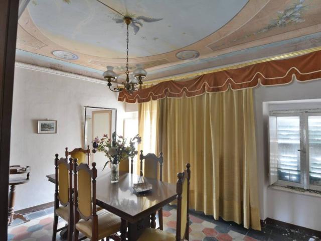 Villa Indipendente in vendita a Castelnuovo, Marche