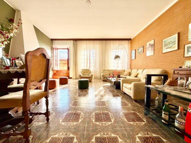 Villa Indipendente in vendita a Castelnuovo, Marche