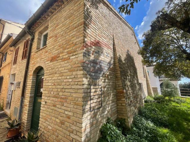 Villa Indipendente in vendita a Porta Pesa, Marche