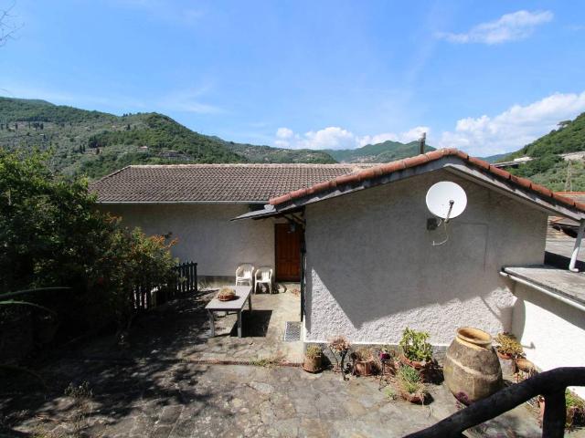 Villa Indipendente in vendita a Case Stella, Recco