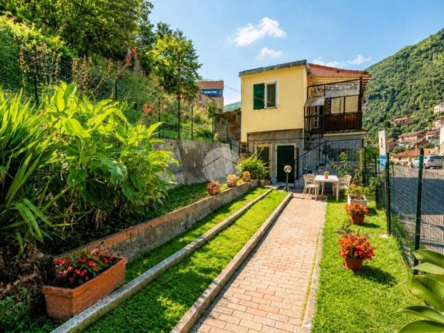 Villa Indipendente in vendita a Avegno, Salto