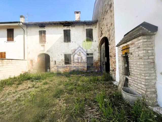 Villa Indipendente in vendita a Redondesco, Lombardia