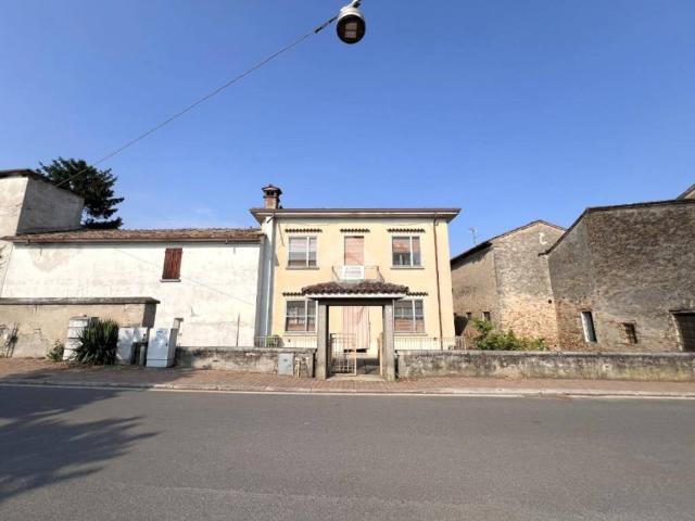 Villa Indipendente in vendita a Redondesco, Lombardia