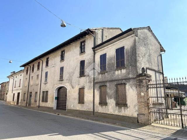 Villa Indipendente in vendita a Redondesco, Lombardia
