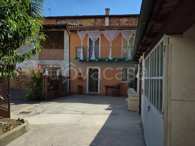 Villa Indipendente in vendita a Refrancore, Asti