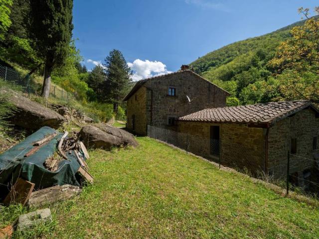 Villa Indipendente in vendita a Unione di Comuni Valdarno e Valdisieve, Reggello