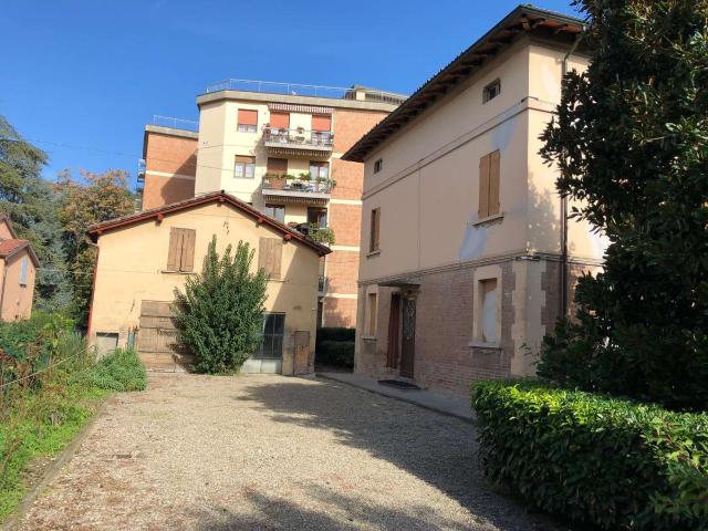 Villa Indipendente in vendita a Sant'Agostino esterna-Porta Castello, Re