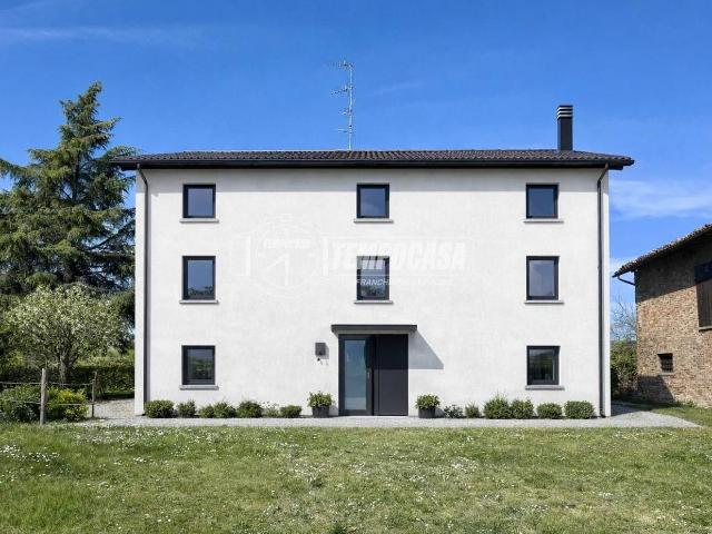 Villa Indipendente in vendita a Colline Matildiche, Re