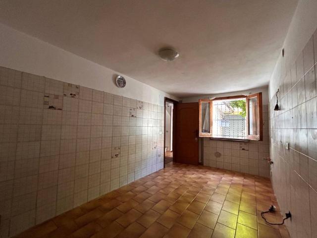 Villa Indipendente in vendita a Re, Reggio Emilia