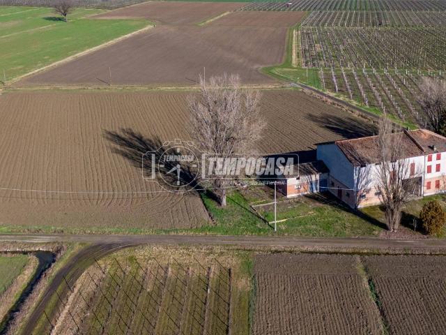 Villa Indipendente in vendita a Sesso, Re