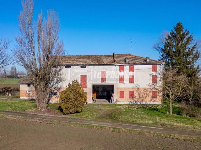 Villa Indipendente in vendita a Sesso, Re