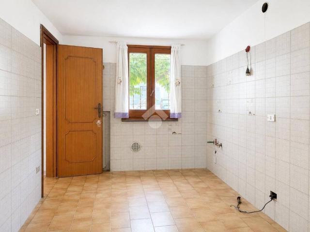 Villa Indipendente in vendita a Re, Reggio Emilia