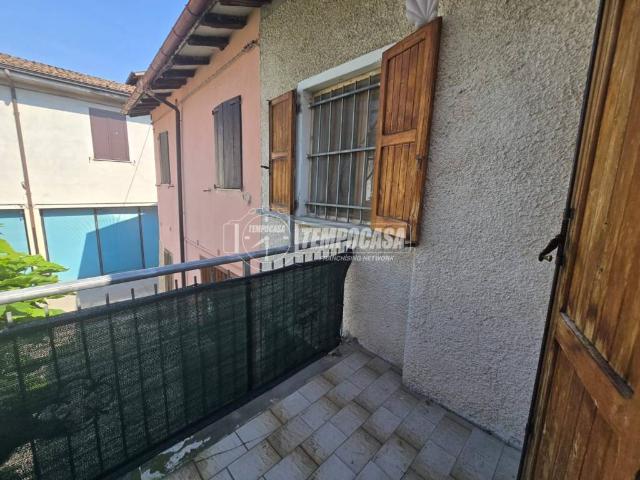Villa Indipendente in vendita a Re, Reggio Emilia