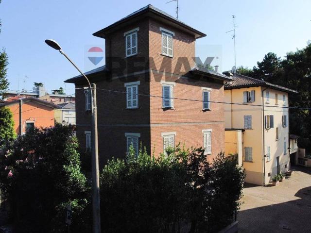 Villa Indipendente in vendita a Sant'Agostino esterna-Porta Castello, Re
