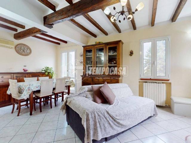 Villa Indipendente in vendita a Bagno, Re