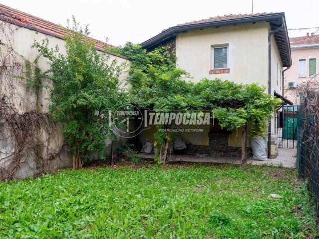 Villa Indipendente in vendita a Santa Croce, Re