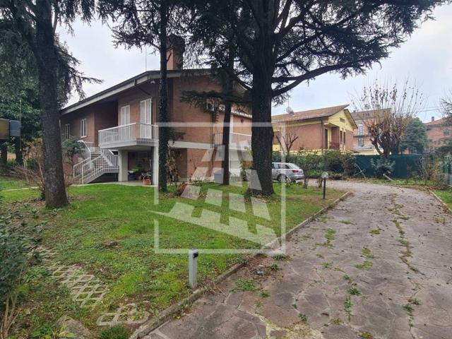 Villa Indipendente in vendita a Cavazzoli, Re