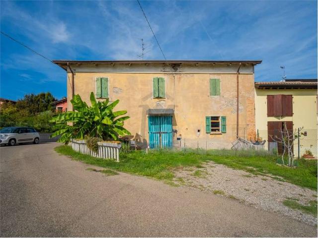 Villa Indipendente in vendita a Colline Matildiche, Re