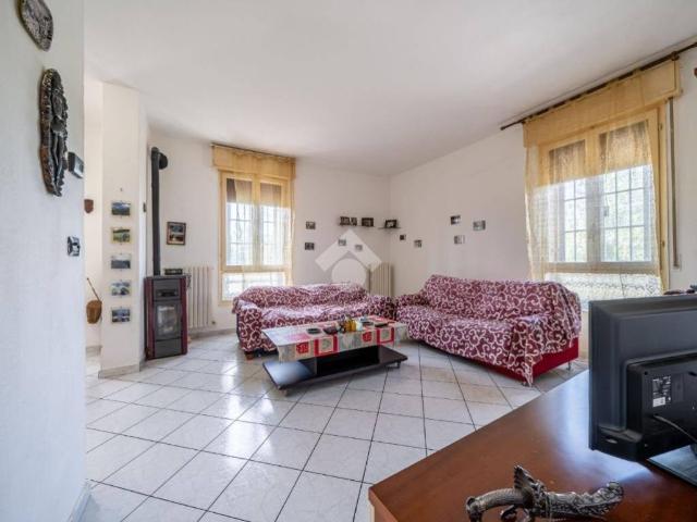 Villa Indipendente in vendita a Sabbione, Re