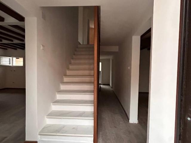 Villa Indipendente in vendita a Baragalla, Re