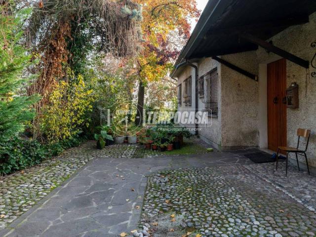 Villa Indipendente in vendita a Re, Reggio Emilia