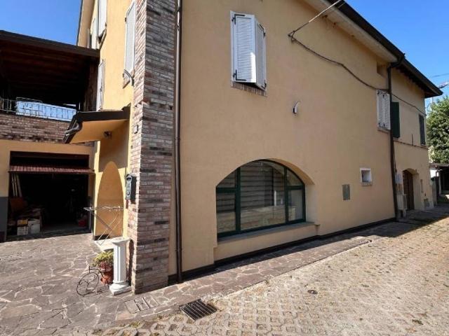 Villa Indipendente in vendita a Re, Reggio Emilia