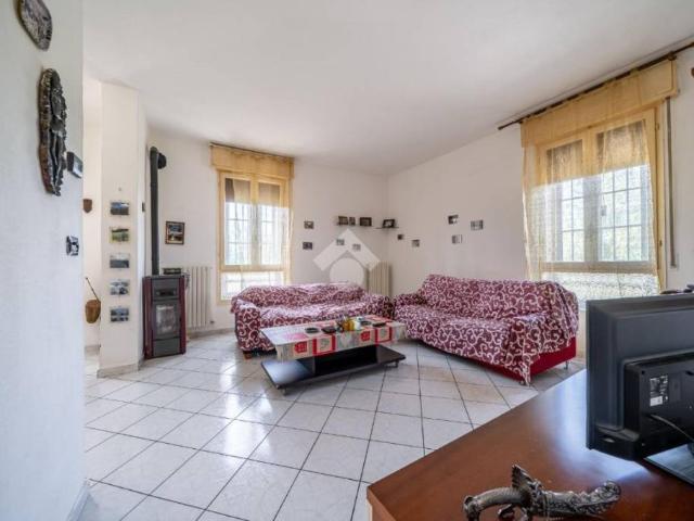 Villa Indipendente in vendita a Sabbione, Re