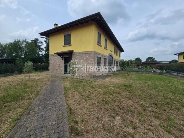 Villa Indipendente in vendita a Roncina, Re