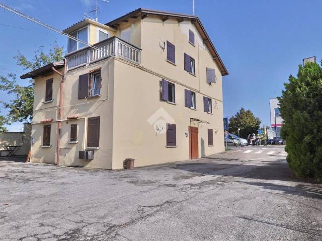 Villa Indipendente in vendita a Spirito Santo-Orologio, Re