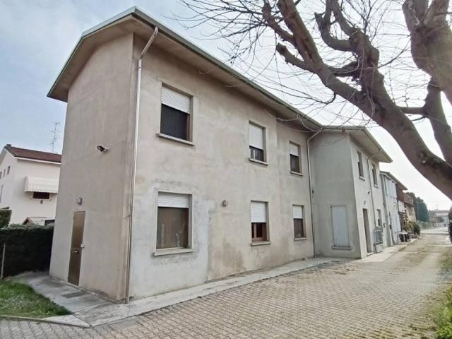 Villa Indipendente in vendita a Bassa Reggiana, Re
