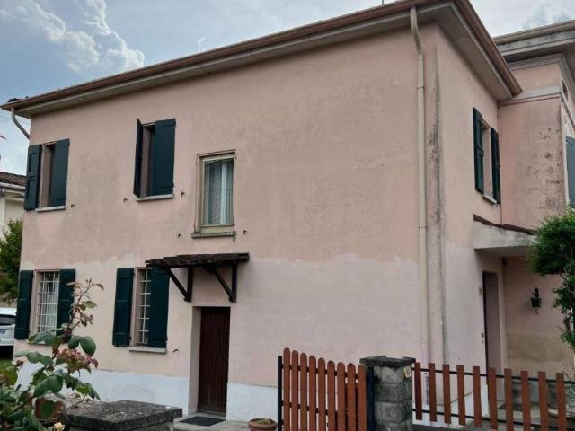 Villa Indipendente in vendita a Bassa Reggiana, Re
