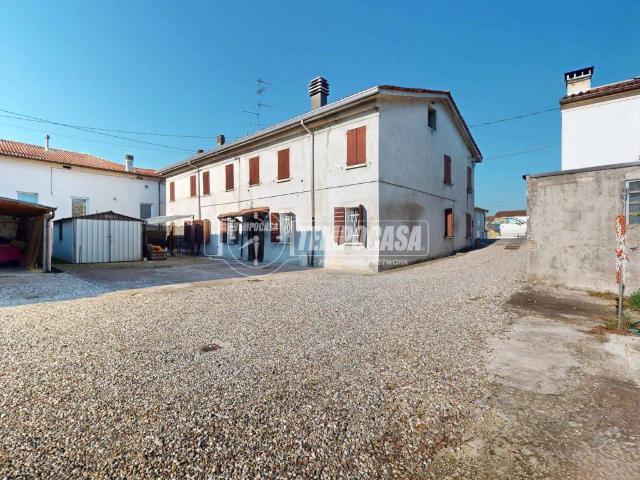 Villa Indipendente in vendita a Bassa Reggiana, Re