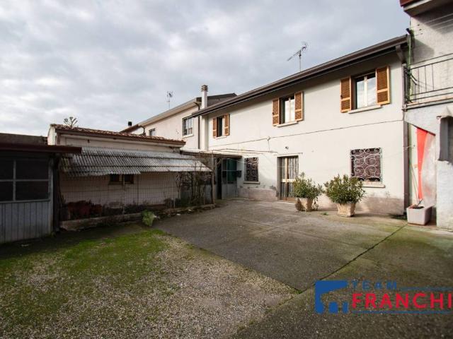 Villa Indipendente in vendita a Remedello, Lombardia