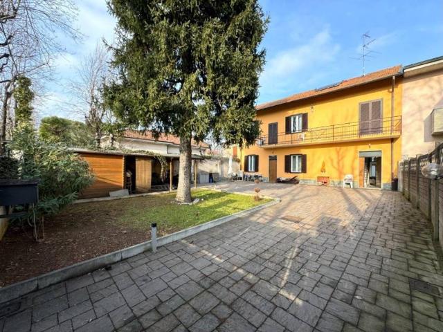 Villa Indipendente in vendita a Folchina, Rescaldina